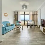 Beachfront Apartment Incl Highspeed Wifi