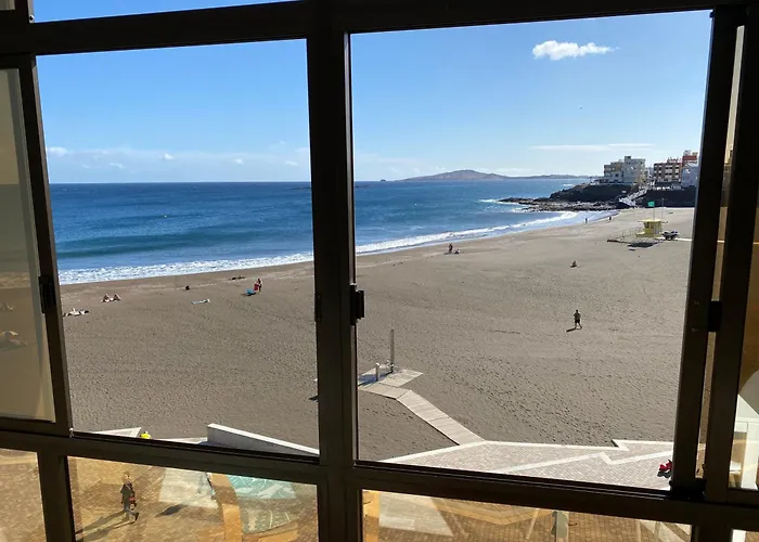 Beachfront Apartment Incl Highspeed Wifi