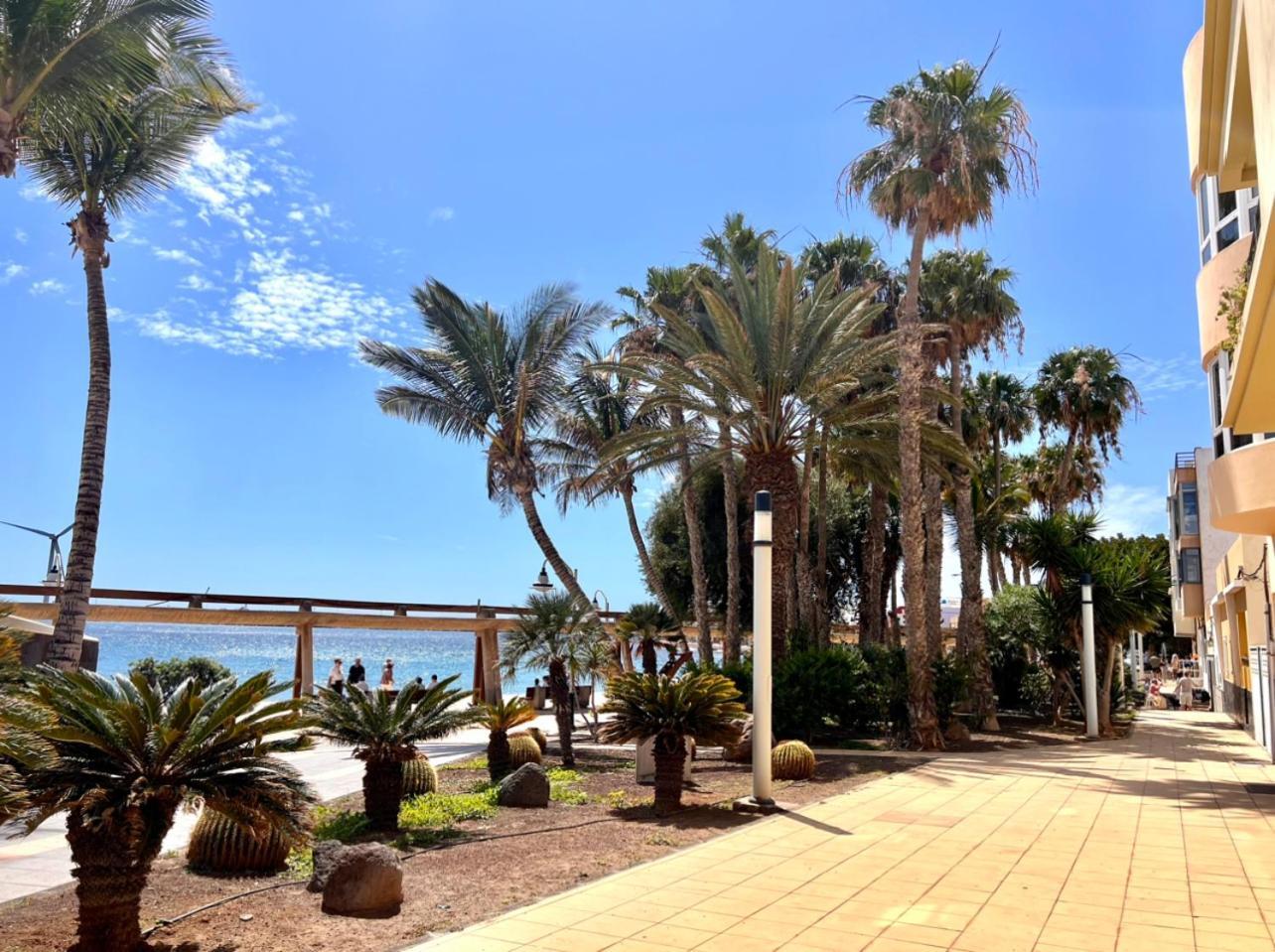 Holiday Home Arinaga Beach Apartment