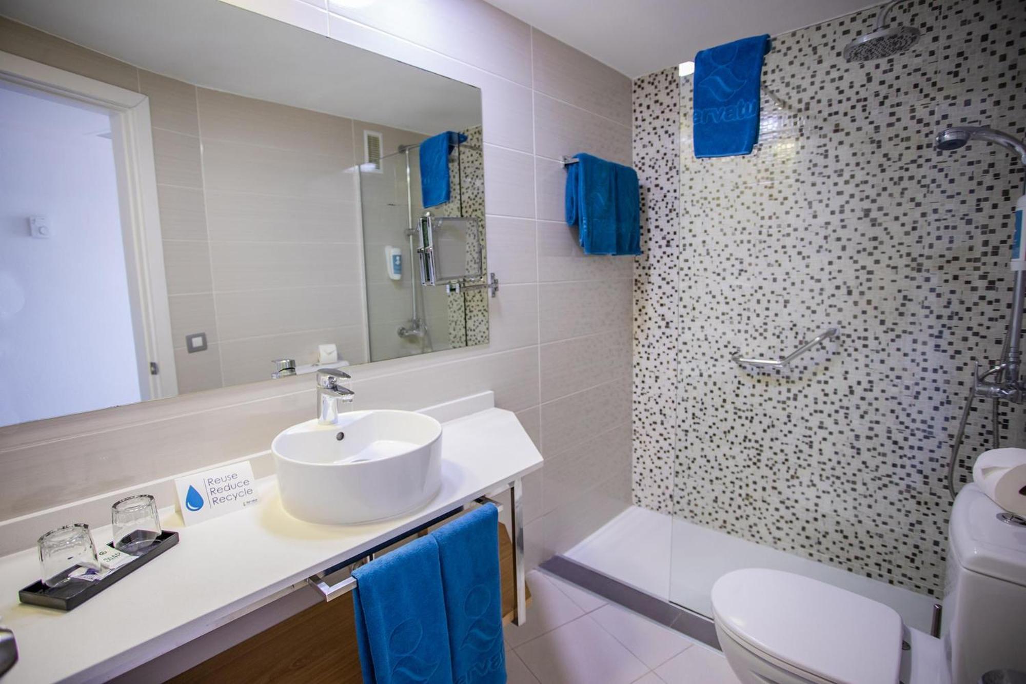 Hotel Servatur Waikiki