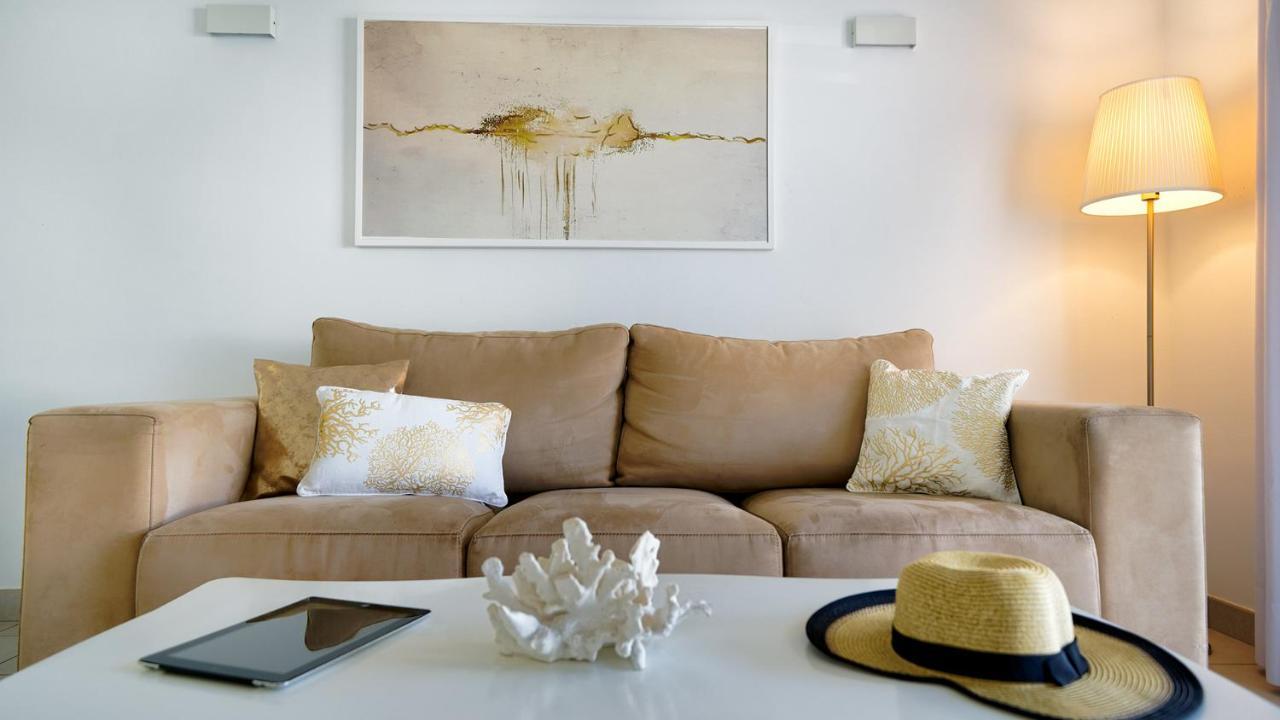 Adonis Apartment